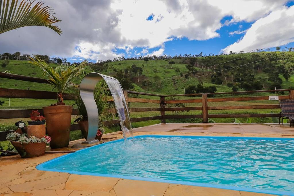 Sabinopolis House | Sitio Toca dos Gatos com Piscina e Churrasqueira