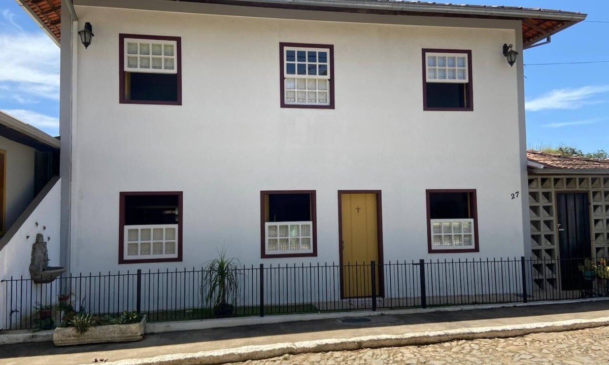 Ouro Preto House | Sobradinho das Flores: where history blossoms! Glaura Royal Road Refuge.