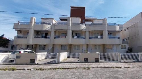 Bombas House | SOBRADO COM 3 DORMITÓRIOS