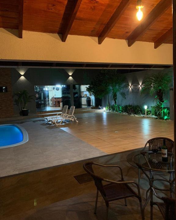 14 de Novembro House | Sobrado com 6 suítes para temporada e show rural