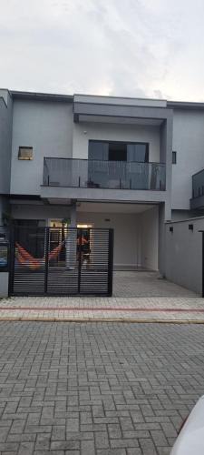 Itacolomi House | Sobrado em Balneário Piçarras