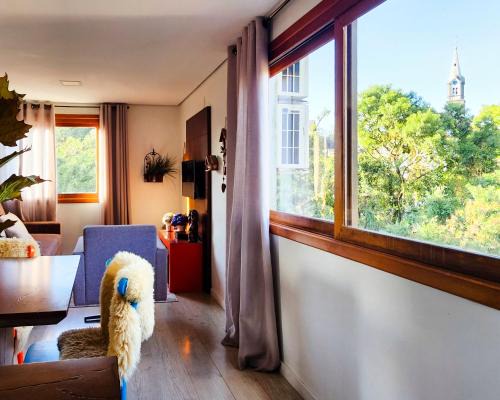 Gramado City Centre Apartment | Solar da Encosta 305 - Espaço e conforto no Centro