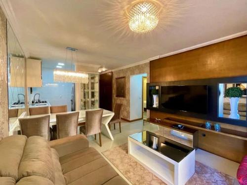 Dutra Apartment | Sophisticated Apartment in a Great Location