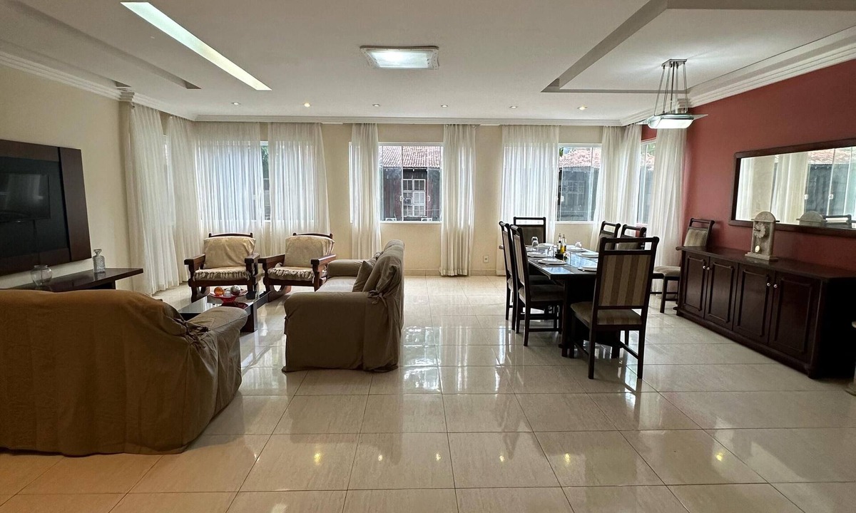 Leme Apartment | Spacious apartment steps away from Copacabana Beach - 4 bedrooms