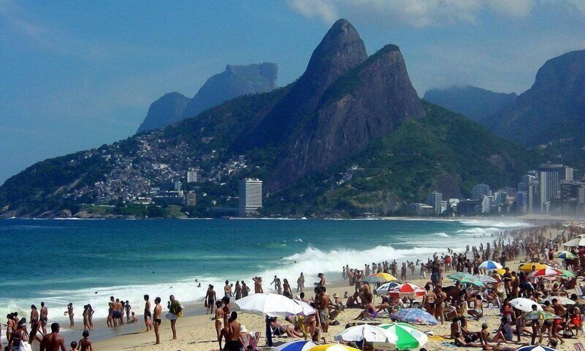 Leblon Apartment | Spacious 2BR in Rio's most upscale neighborhood! Best value in Luxurious Leblon!
