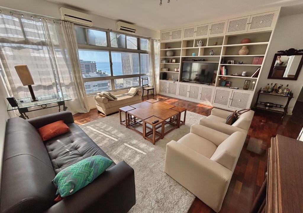 Leblon Apartment | Spacious 4 Bedroom Apartment at Leblon Beach with Sea View