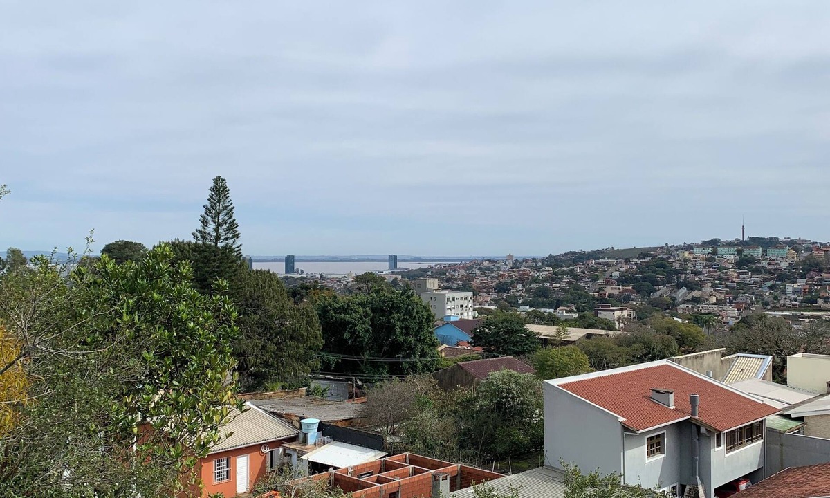 Nonoai Apartment | Spacious apartment in the south zone with a beautiful view.