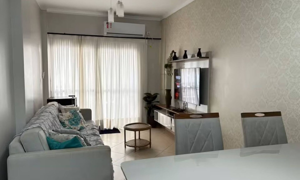 Andorinha Apartment | Spacious apartment 160m from the beach, 3 bedrooms, barbecue.