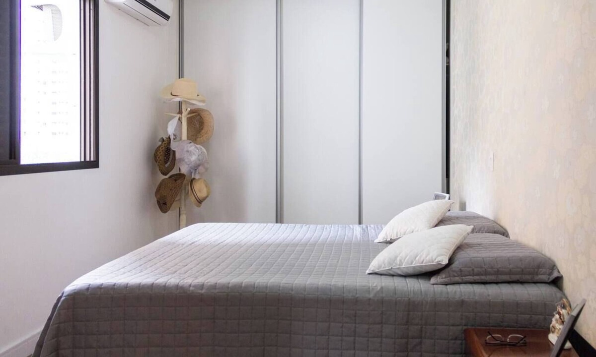 Barra Funda Apartment | Spacious, bright, airy 3-bedroom apartment on Pitangueiras beach
