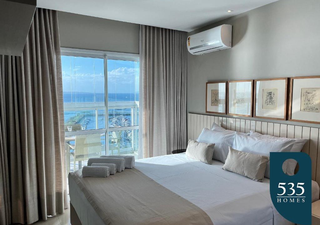 Dois de Julho Apartment | Spacious Bedsitter View to the Bay of All Saints