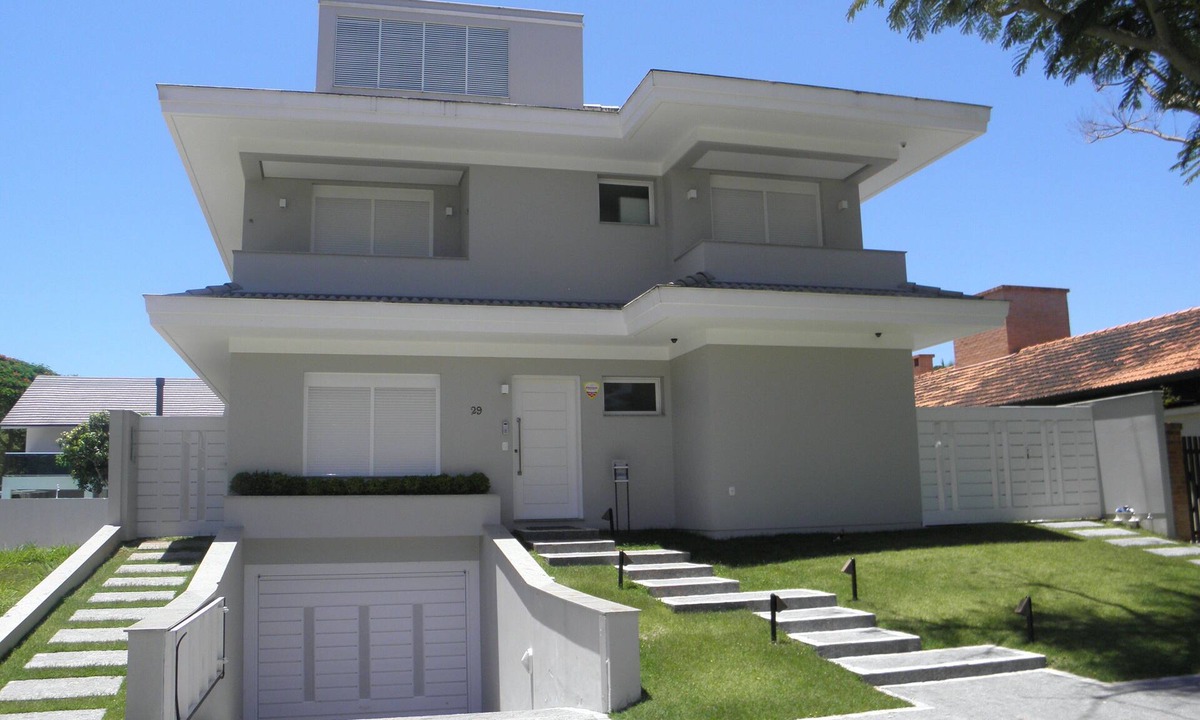 Jurere Internacional House | Spectacular house, with 07 Dorm, Pool, Party Room, unique location!