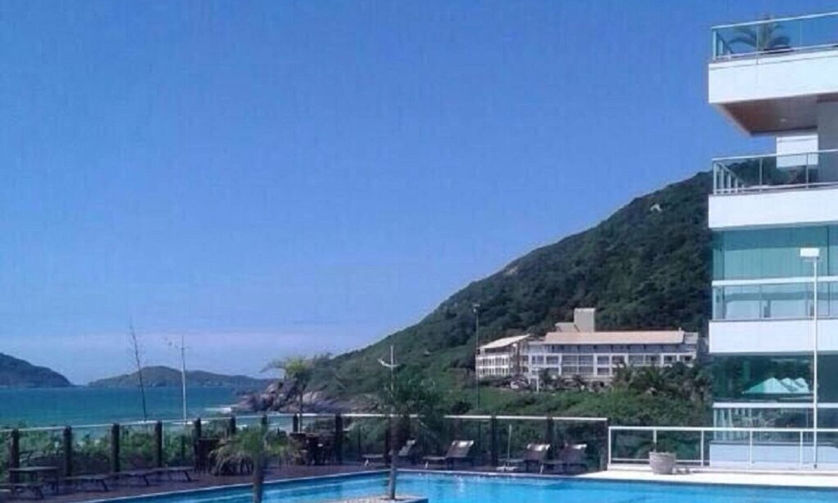 Santinho Apartment | Spectacular apartment in the best condominium on Santinho Beach.