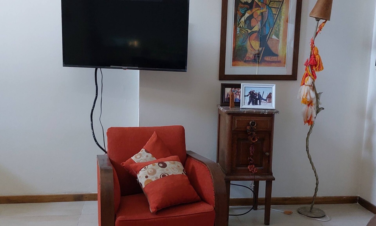 Chascomus House | Splendid house, very bright, 3 bedrooms, 3 bathrooms, kitchen, barbecue. Courtyard