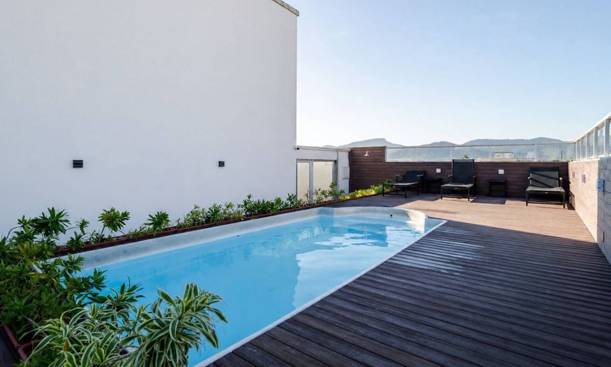 Niteroi Apartment | Studio com Piscina, Ar e Garagem em Itaipu