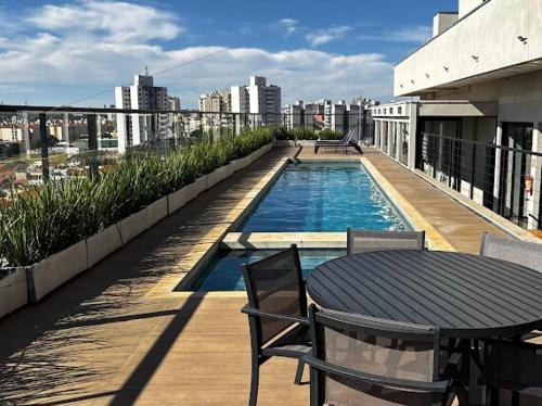 Santa Monica Apartment | Studio com piscina e academia completa