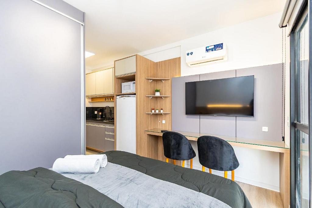Bigorrilho Apartment | Studio Completo com Garagem no Batel - SOH0303