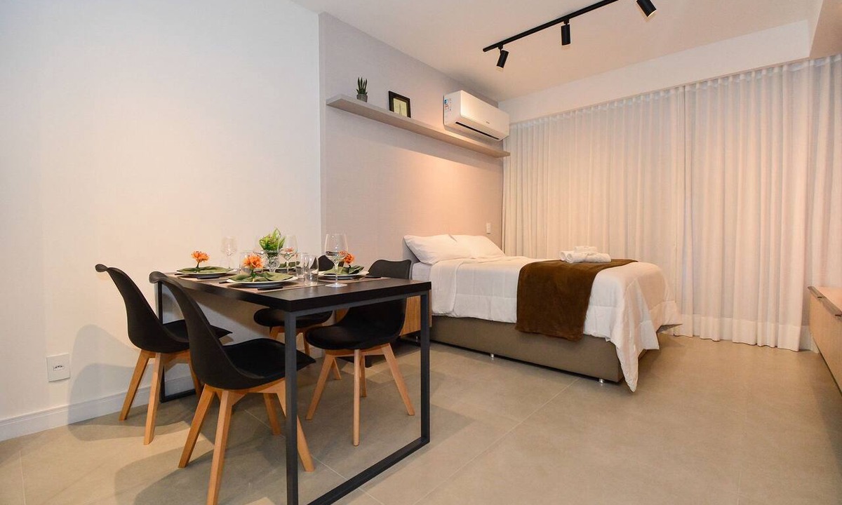Trindade House | Studio em frente a UFSC e HU - 504R