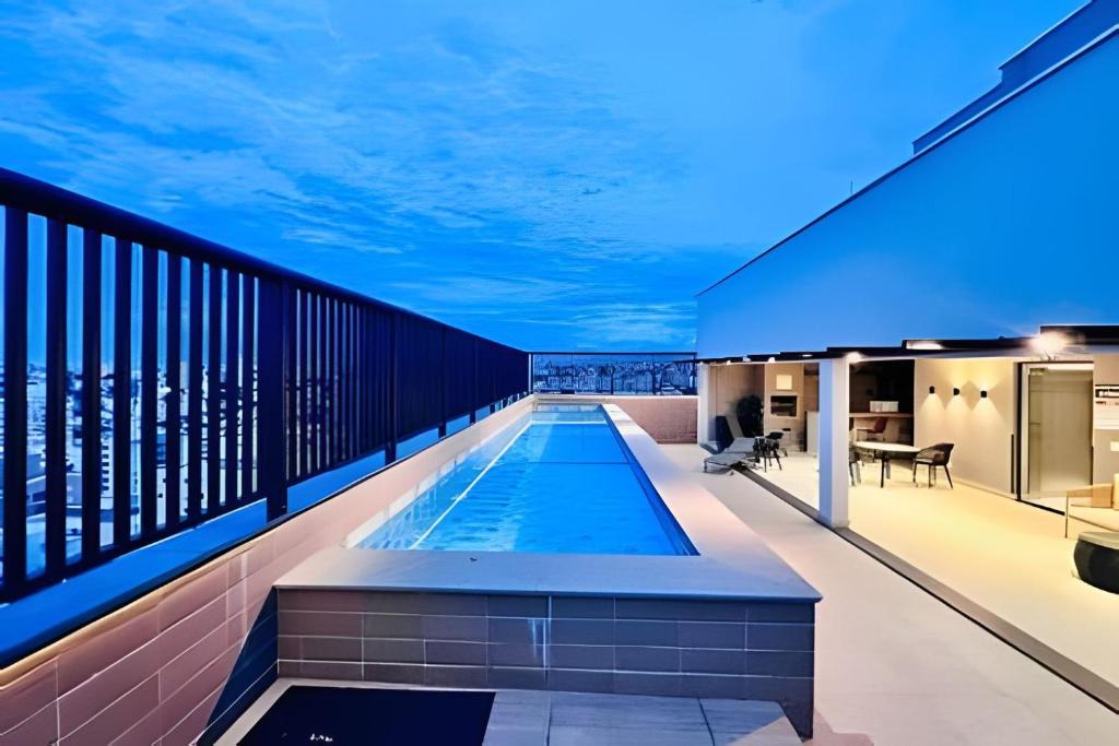 Saraiva Apartment | Studio Essenza | Moderno, Confortável e Completo.