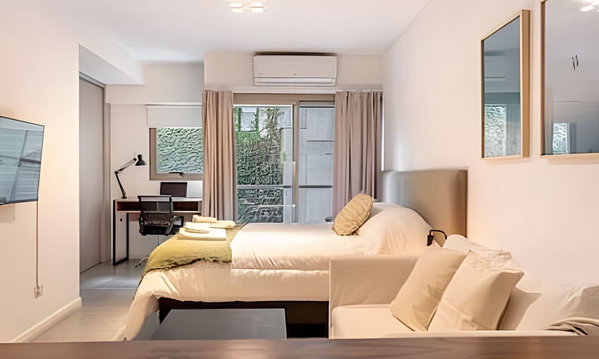 Belgrano Apartment | Studio Facing the Park with Pool & Workspace