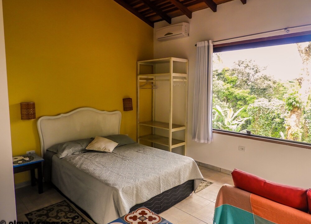 Tenorio Apartment | Studio integrated with nature in Vermelhinha do Centro