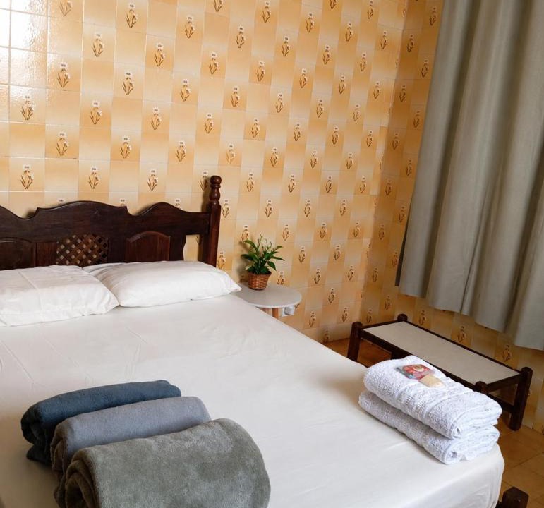 Valenca House | Studio para até 4 Hóspedes com Banheiro e Entrada Independente, Cozinha Compacta e Estacionamento Grátis