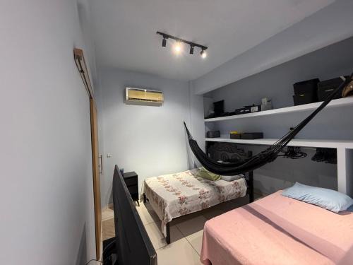 Santarem House | Suíte com Copa e Sala de Reunião
