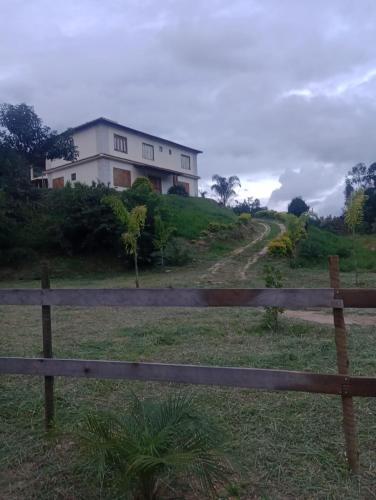 Caparao Velho House | Suítes andar superior-Recanto Cristal