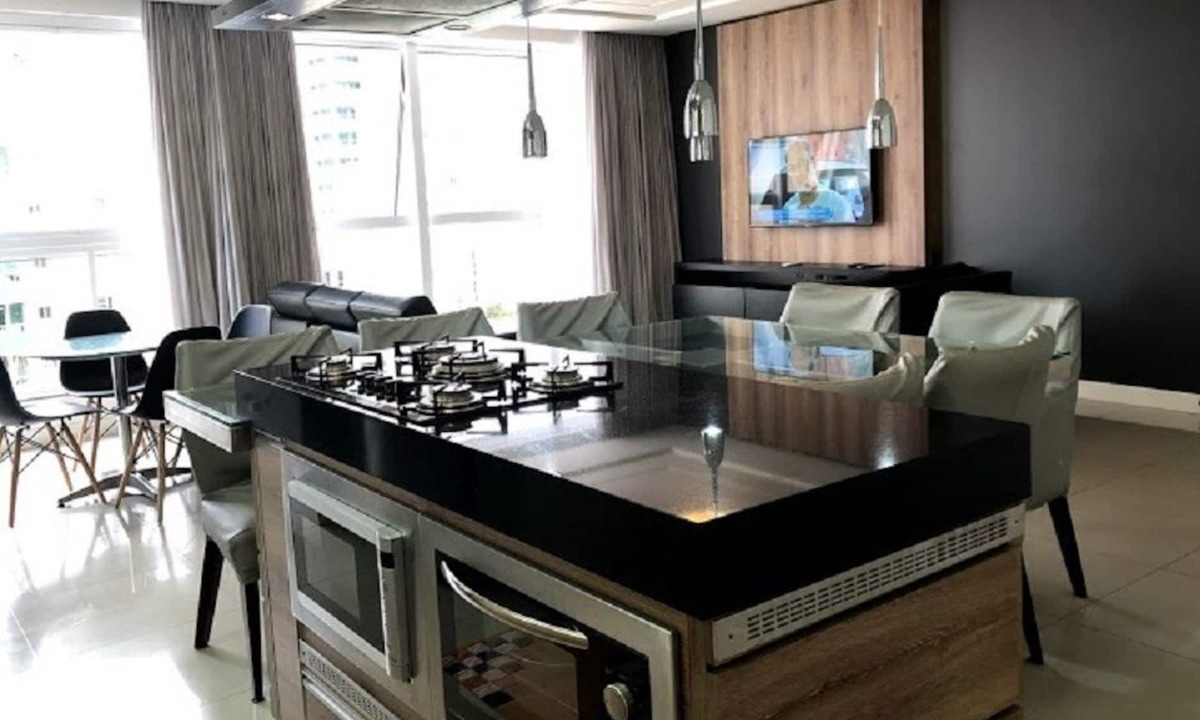Andorinha Apartment | SUITABLE NEW MODERN c / 3 suites / 4 Aircon / 4 TV's LED / Wifi / 2 garages