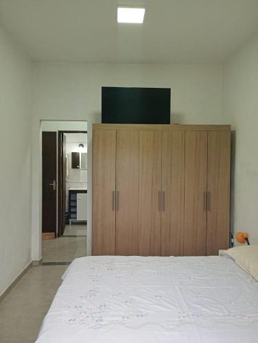 Rio Vermelho Norte Other | Suite casal em casa compartilhada com uma pessoa - estacionamento - Trilha Moçambique