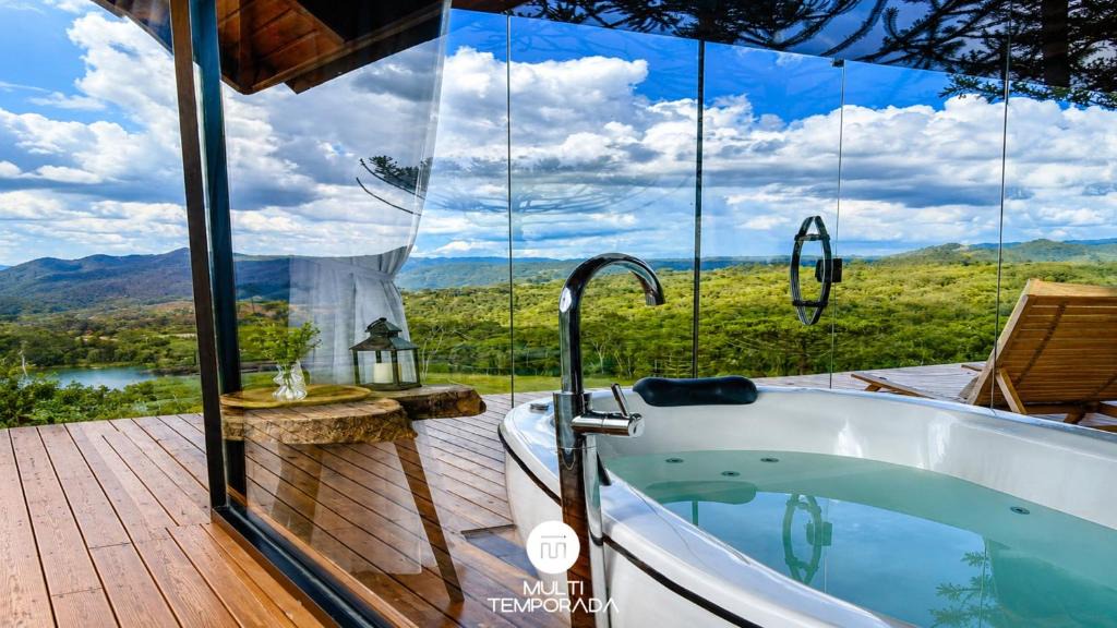 Leoberto Leal House | Sunset Invernada c/Jacuzzi - Leoberto Leal/SC