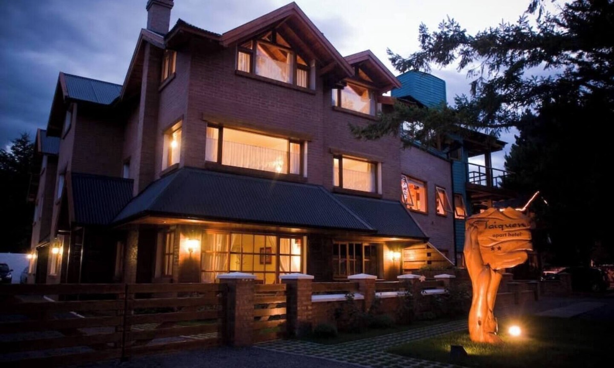 San Martin de los Andes Apartment | Taiquen Apart 5, con vista a la montaña y céntrico