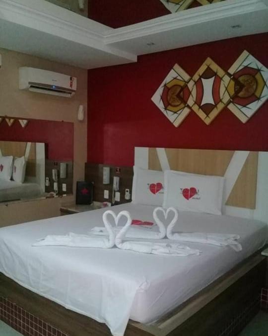Castelo Hotel | Taj Mahal Motel