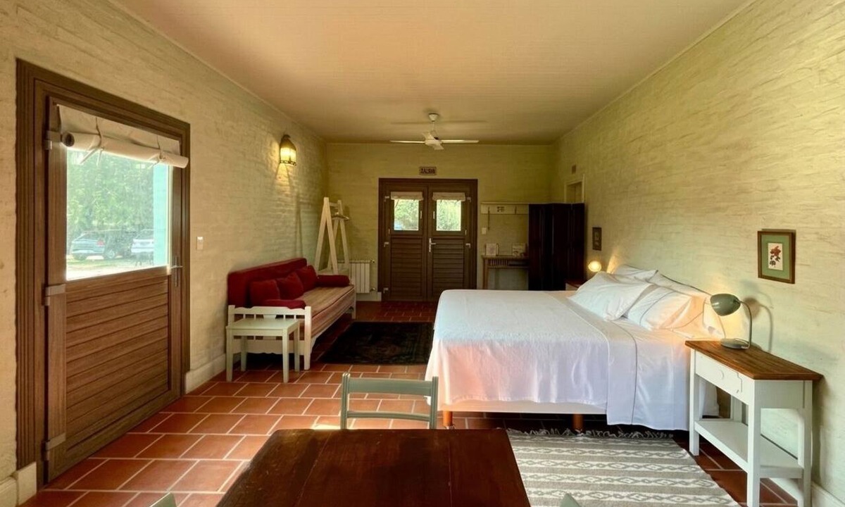 San Antonio de Areco Apartment | The Loft: Pool and Green Patio