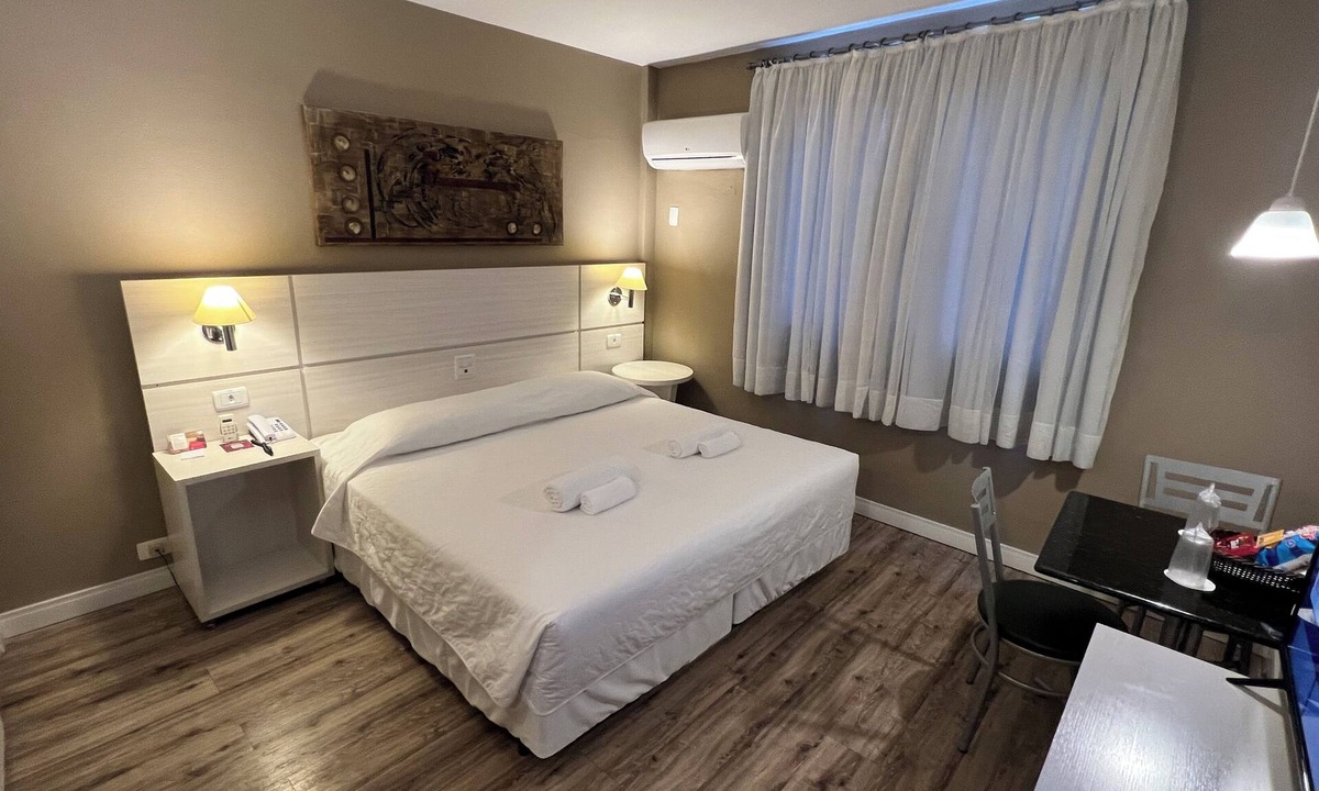 Matriz Hotel | Three Sleek Executive Couple Rooms in Central Hotel Perfect for Group Getaways