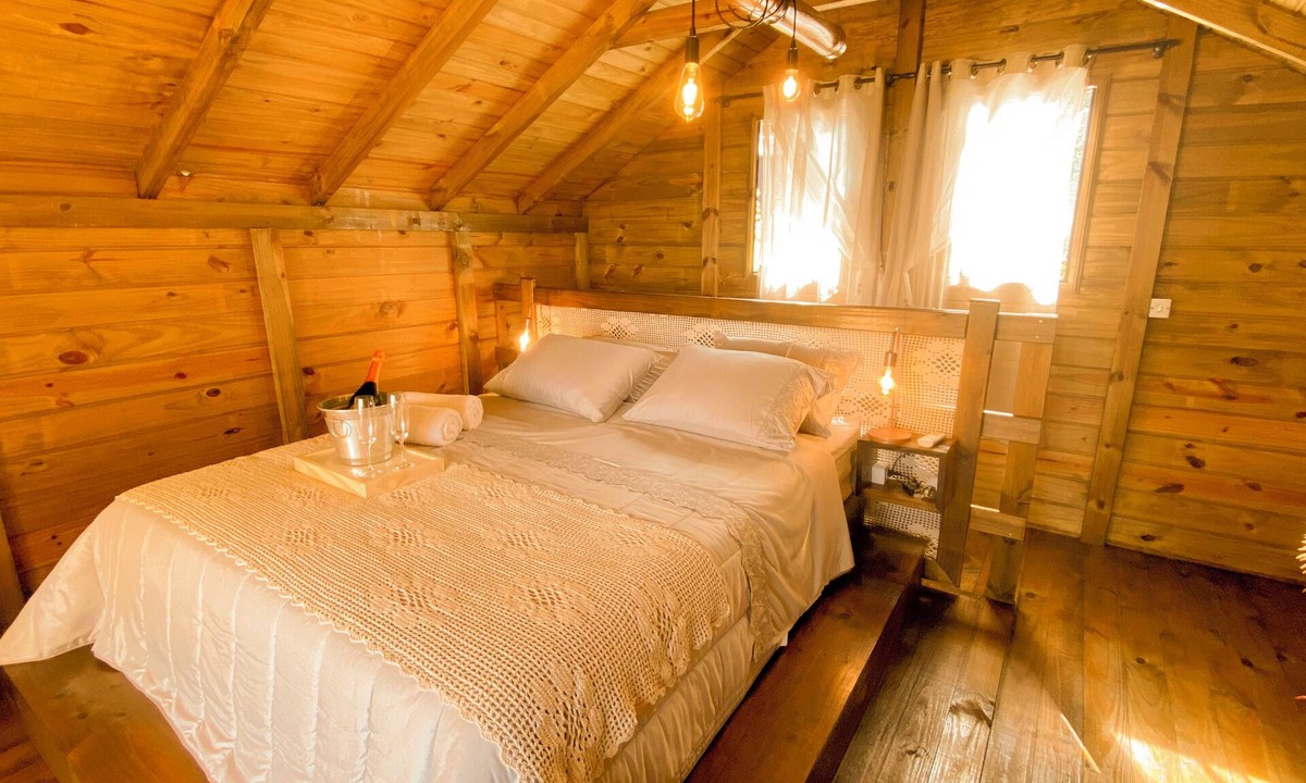 Fabricio Ski Chalet | Toucans' Home Chalet - A Romantic Chalet in Santo Amaro da Imperatriz