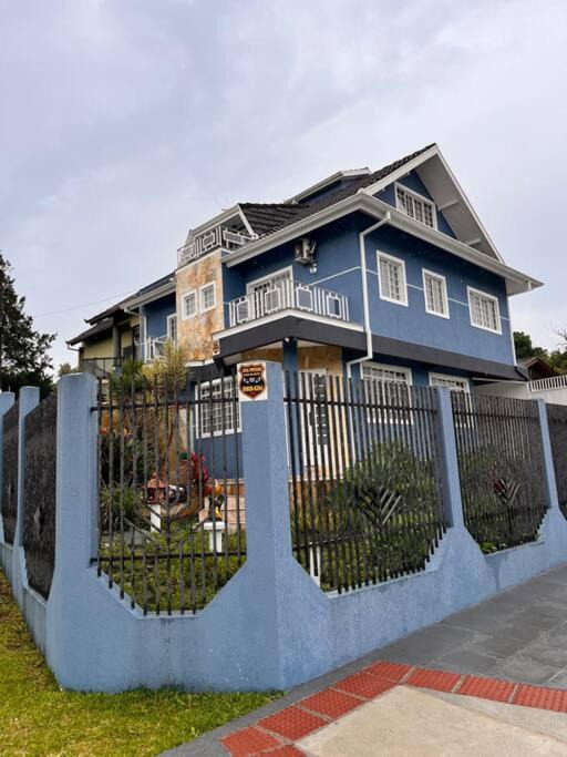 Capao da Imbuia House | Triplex 5 min do Jardim Botânico