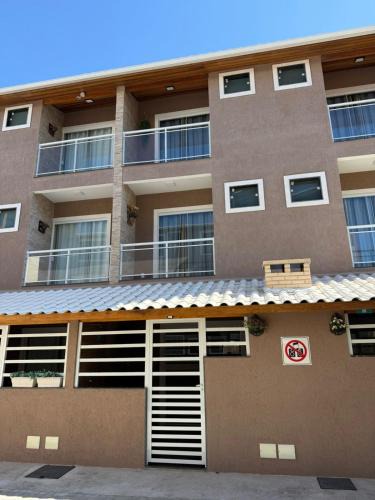 Pero Apartment | Triplex Confortavel com Área Gourmet 3min da praia do Peró