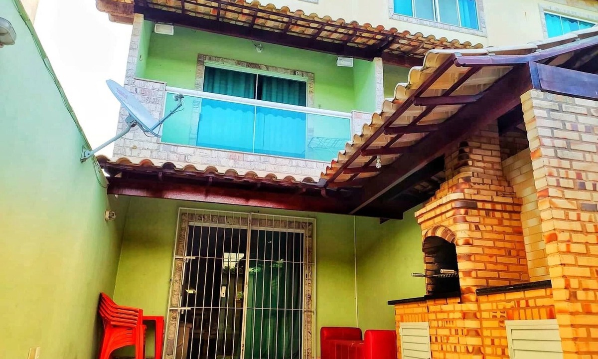 Pero House | Triplex house with ocean view.
