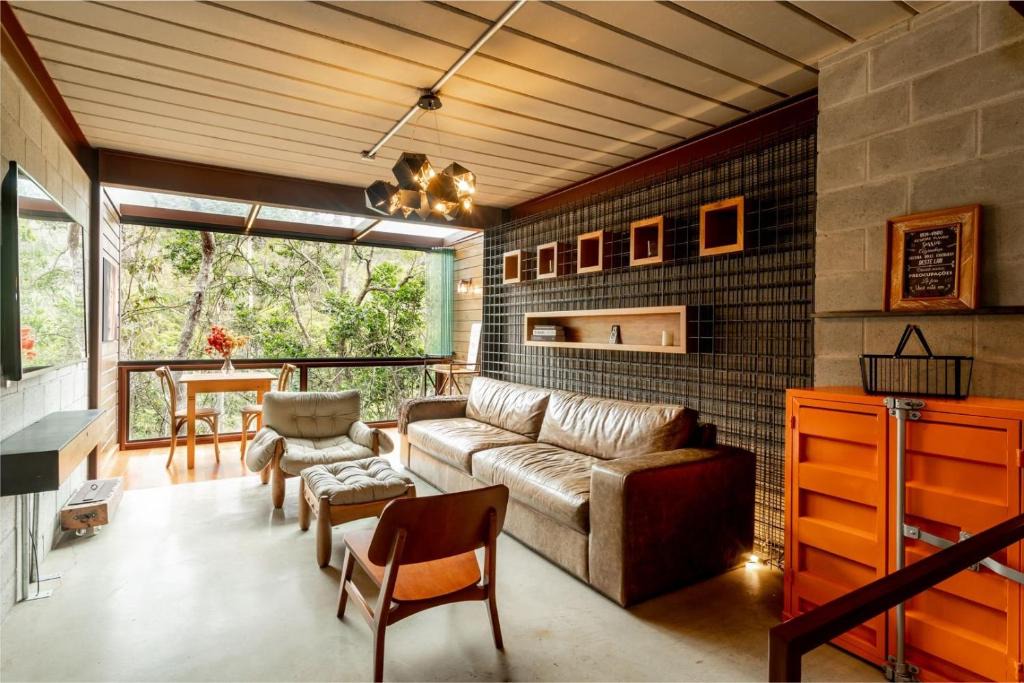 Itaipava Apartment | Triplex with Industrial Design in Itaipava| AIR A2