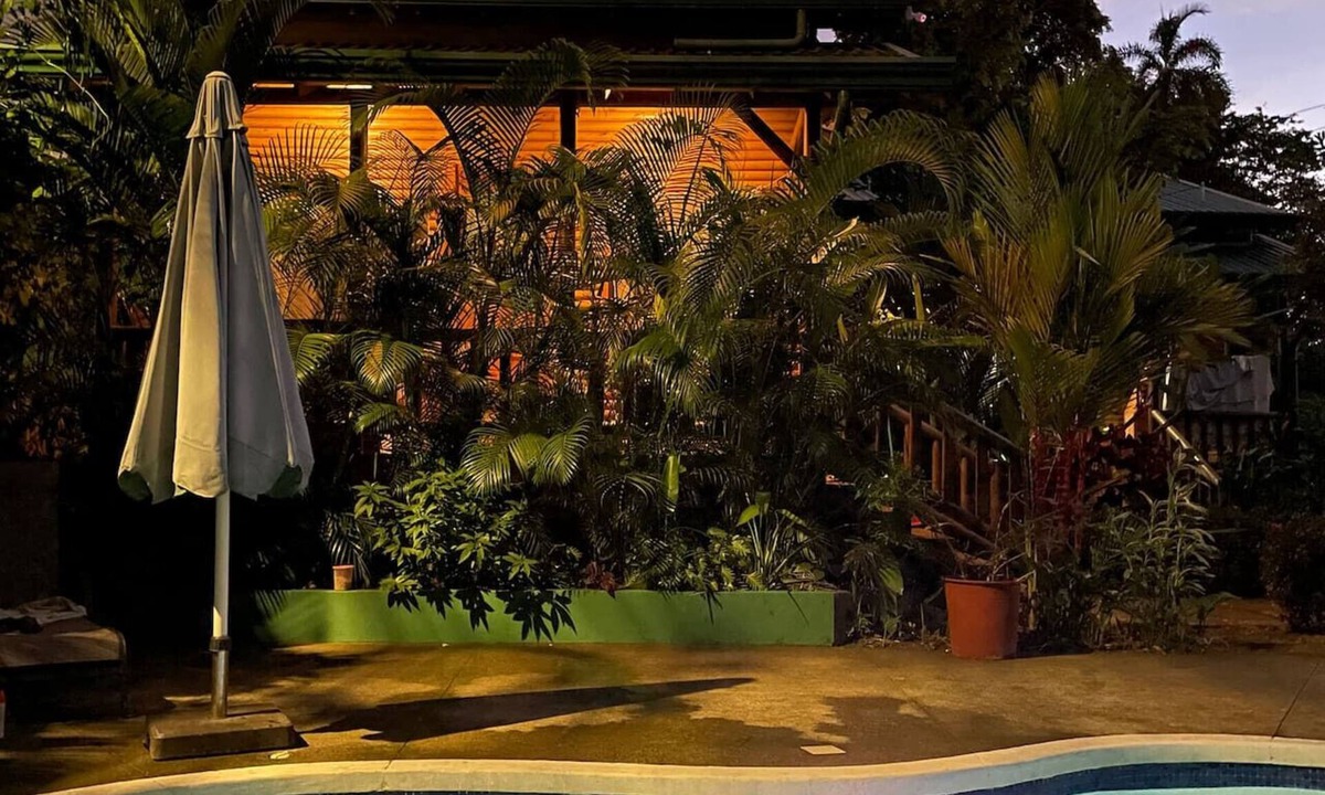 Manuel Antonio Cabin | Tropical Cabin 10 Min to Beach & Park