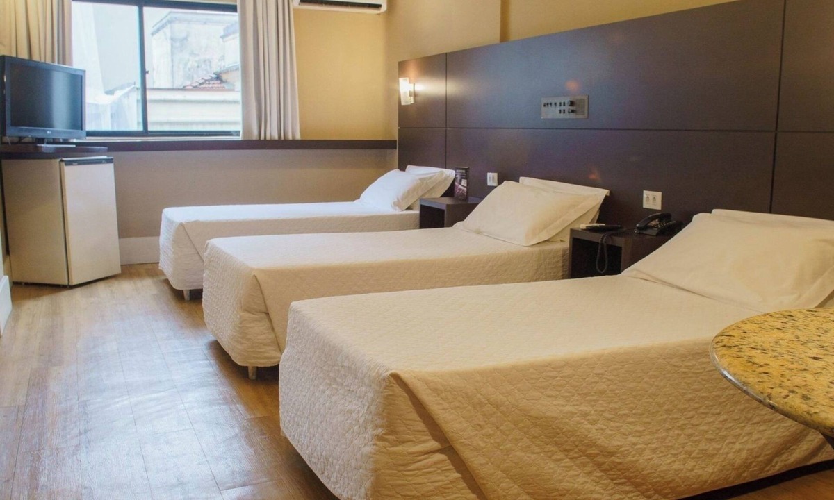 Republica Hotel | Vibrant São Paulo Getaway – Spacious Triplo Twin w/WiFi, 24h Reception + Gym
