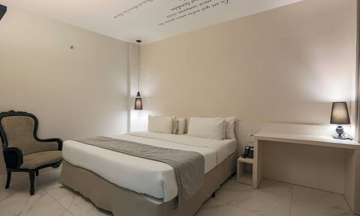 Copacabana Hotel | Vibrant Stay Close to Ipanema + Copacabana – Ideal for Couples on a Getaway