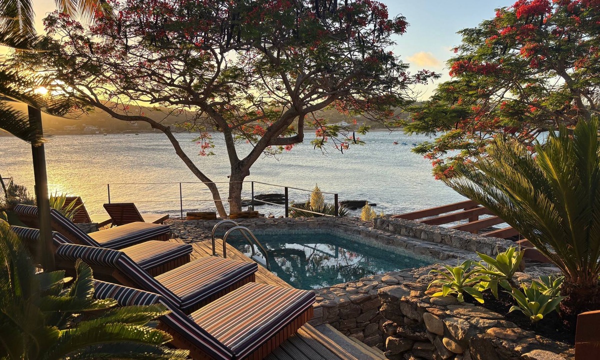 Buzios House | Villa Amani. Beachfront house in Ferradura. Comfort, Elegance, Privacy.