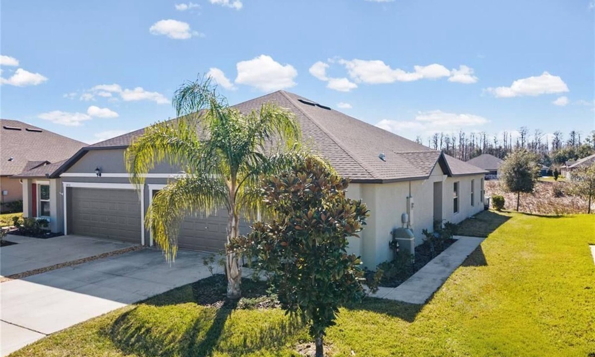 Saquarema House | Villa moderna em Hudson Flórida US 259.900 3 quartos 2 banheiros 1495 sq ft