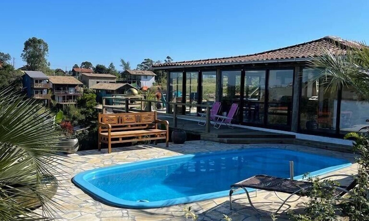 Praia do Rosa House | Villa Santorini Praia do Rosa with pool and jacuzzi.