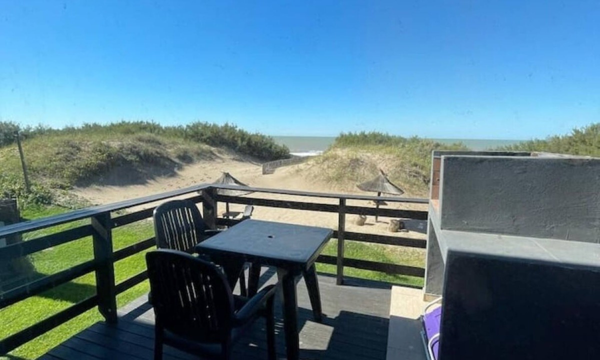 Miramar Apartment | Violeta Beach Front Apartment