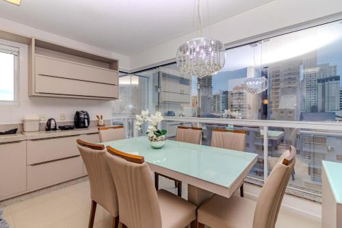 Castelo Branco Apartment | Vista Mar A passos da Praia 3 suítes 3 Vagas