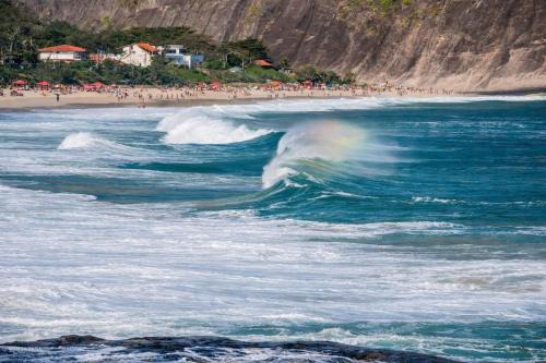 Itacoatiara Apartment | Vista para o Costão - Cobertura a 500m da Praia