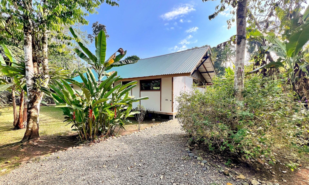 Cahuita House | Whispering Wisdom | 3 Bed w/Pool, Steps to Beach