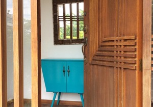 BLUE HOUSE IN INTERNATIONAL JURERÊ